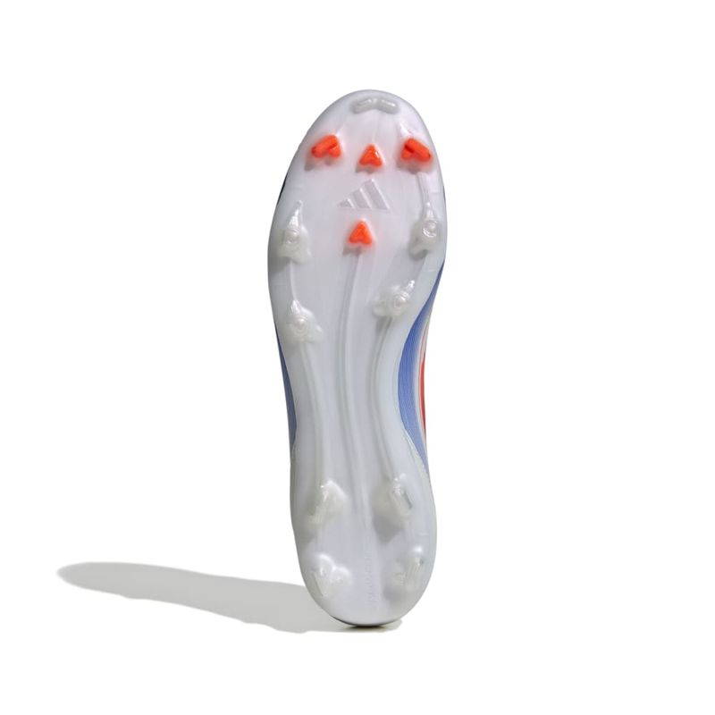 IE0601_3_FOOTWEAR_Photography_Bottom-View_white