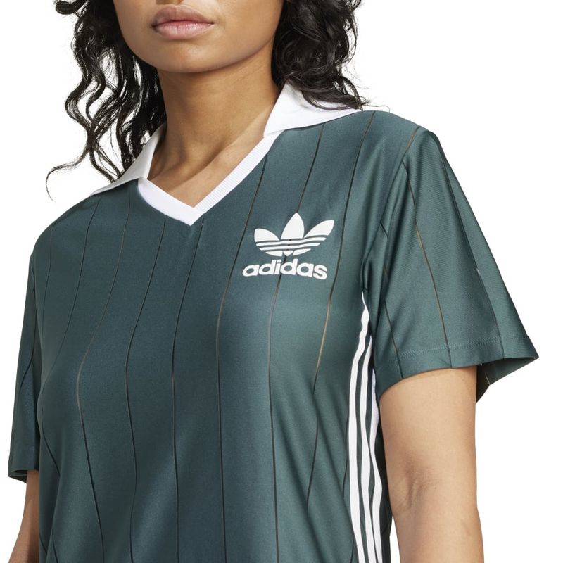 IX5507_8_APPAREL_On-Model_Detail-View-2_white
