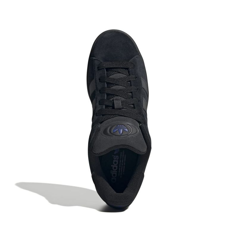 ID2064_3_FOOTWEAR_Photography_Top-Portrait-View_white