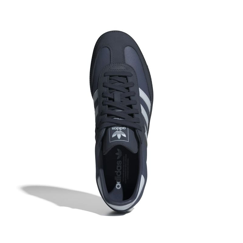 ID1454_3_FOOTWEAR_Photography_Top-Portrait-View_white