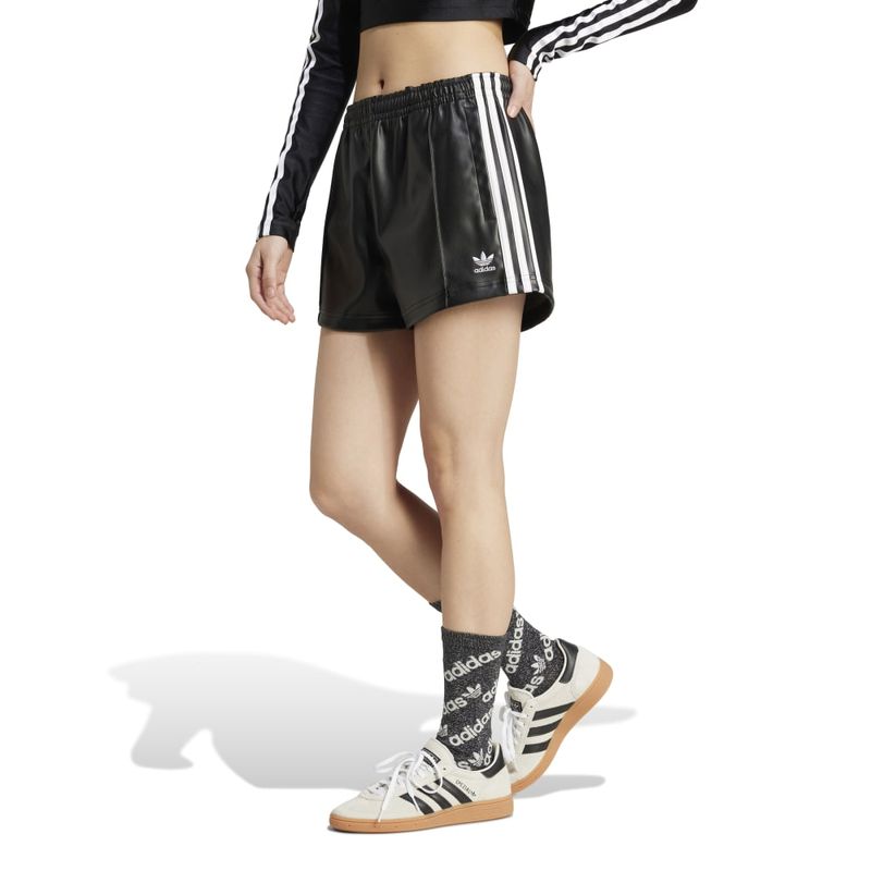 IY7320_3_APPAREL_On-Model_Standard-View_white