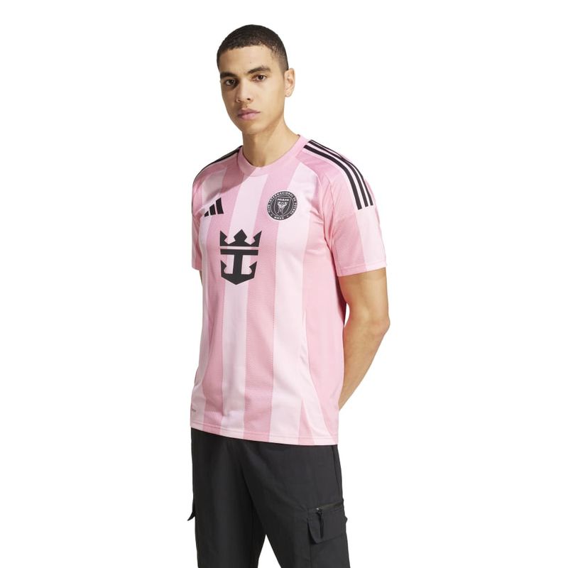 JJ1392_3_APPAREL_On Model_Standard View_white.jpg