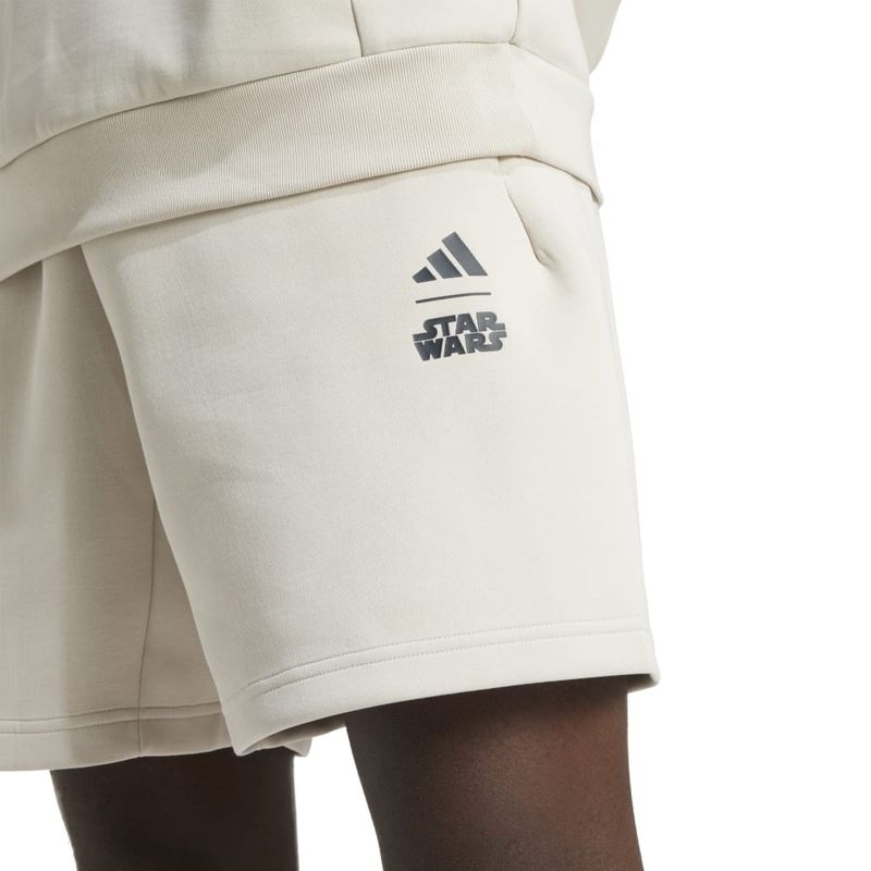 JI5721_6_APPAREL_On-Model_Detail-View-1_white.jpg