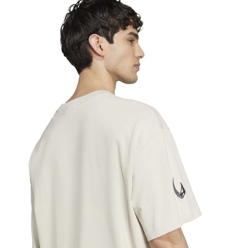 JI5717_5_APPAREL_On-Model_Detail-View-1_white.jpg
