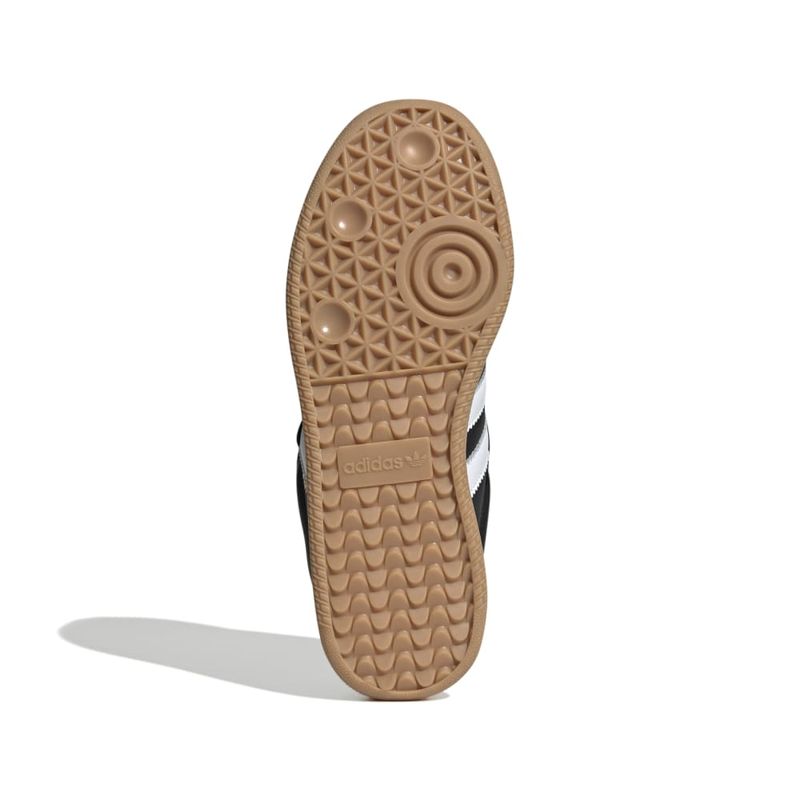 IE1379_4_FOOTWEAR_Photography_Bottom-View_white.jpg