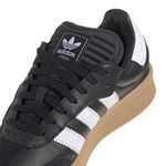 IE1379_9_FOOTWEAR_Photography_Detail-View-2_white.jpg