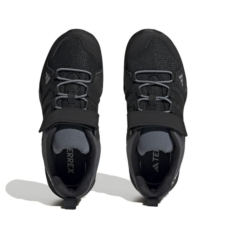 IF7511_3_FOOTWEAR_Photography_Top Portrait View_white.jpg