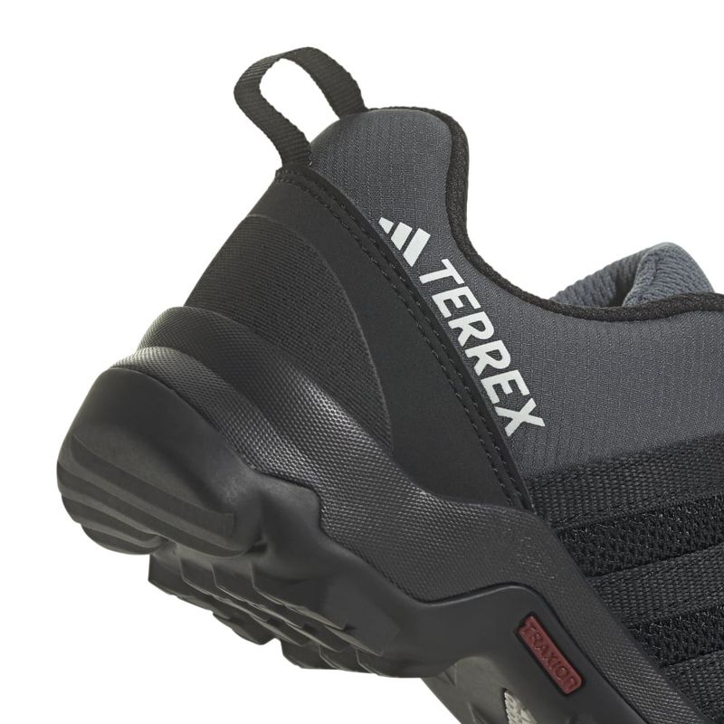 IF7511_9_FOOTWEAR_Photography_Detail View 2_white.jpg