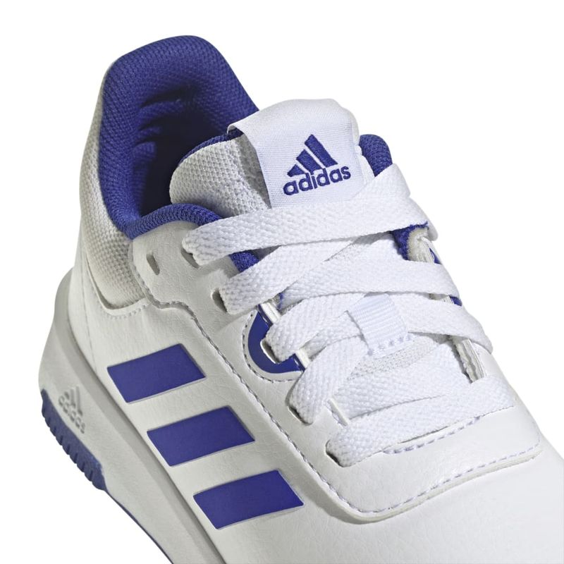 H06314_8_FOOTWEAR_Photography_Detail View 1_white.jpg