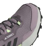 IE2571_8_FOOTWEAR_Photography_Detail View 1_white.jpg