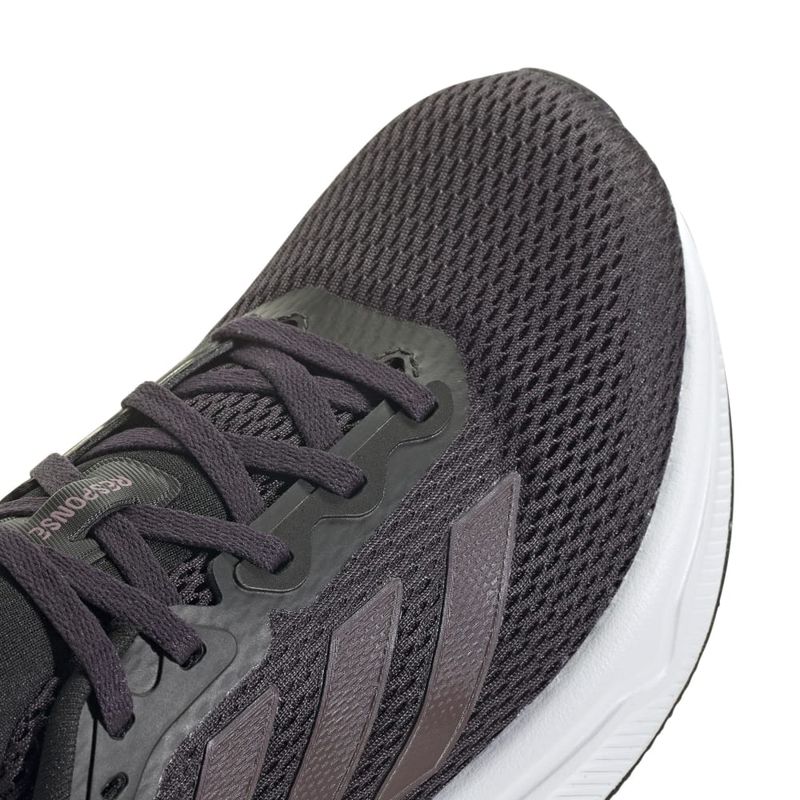 IG1411_8_FOOTWEAR_Photography_Detail View 1_white.jpg