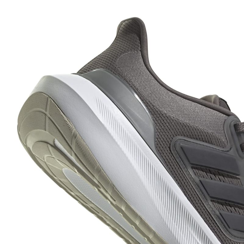 IE0716_8_FOOTWEAR_Photography_Detail View 1_white.jpg