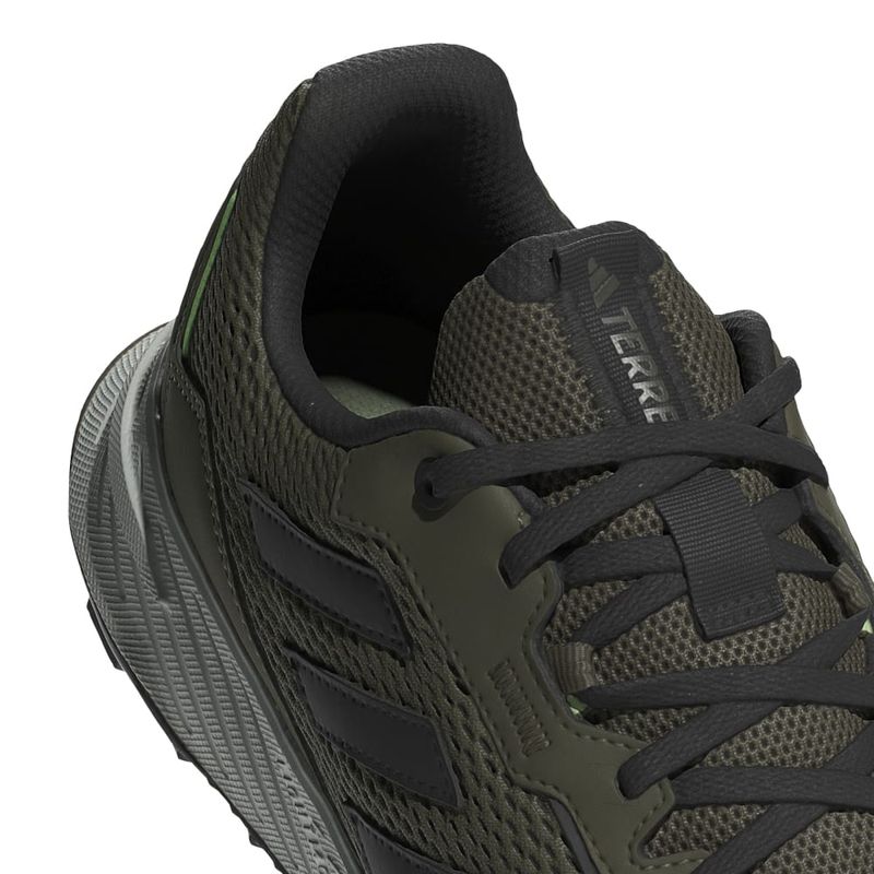IE5911_9_FOOTWEAR_Photography_Detail View 2_white.jpg