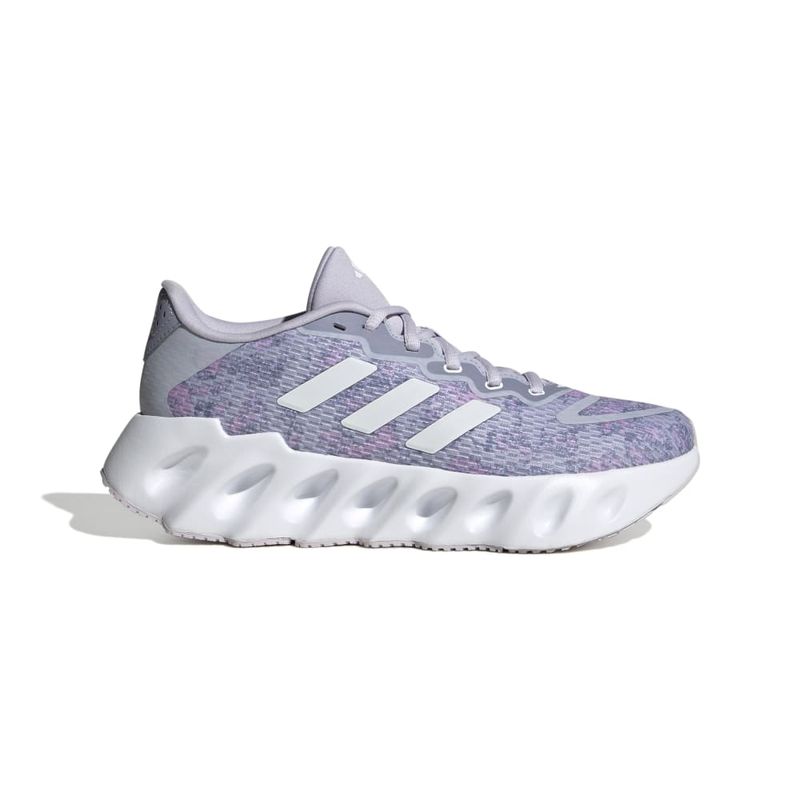 IF6482_1_FOOTWEAR_Photography_Side Lateral Center View_white.jpg
