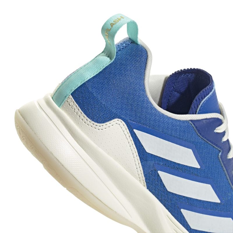IG9542_8_FOOTWEAR_Photography_Detail View 1_white.jpg