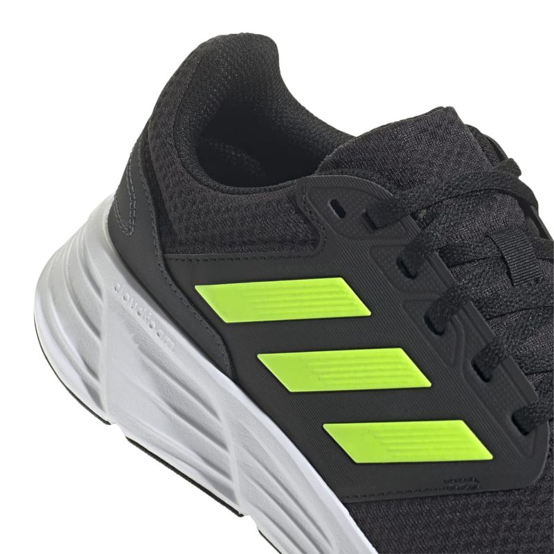 IE1974_8_FOOTWEAR_Photography_Detail View 1_white.jpg