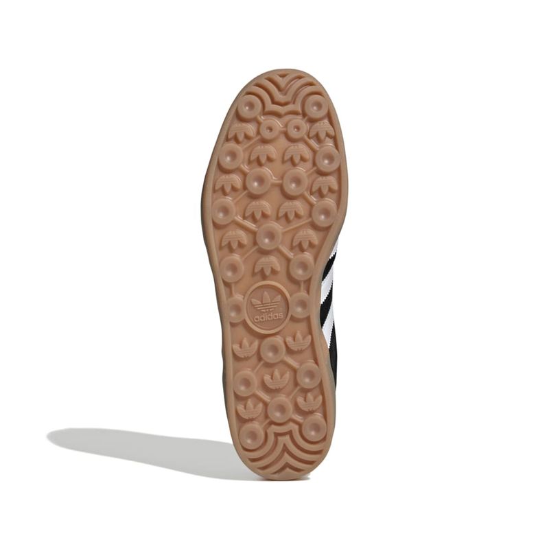 JI2060_4_FOOTWEAR_Photography_Bottom-View_white.jpg