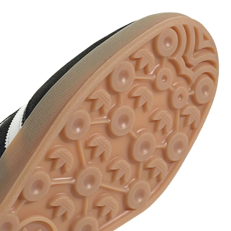 JI2060_9_FOOTWEAR_Photography_Detail-View-2_white.jpg