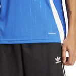 IN0657_9_APPAREL_On Model_Detail View 2_white.jpg