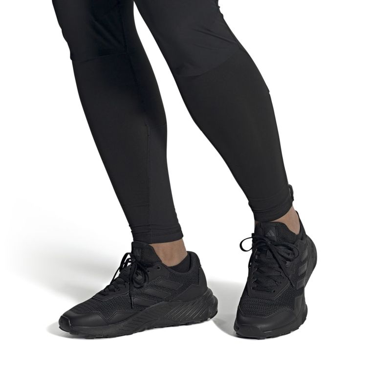IF0553_11_FOOTWEAR_On Model_Front View_white.jpg