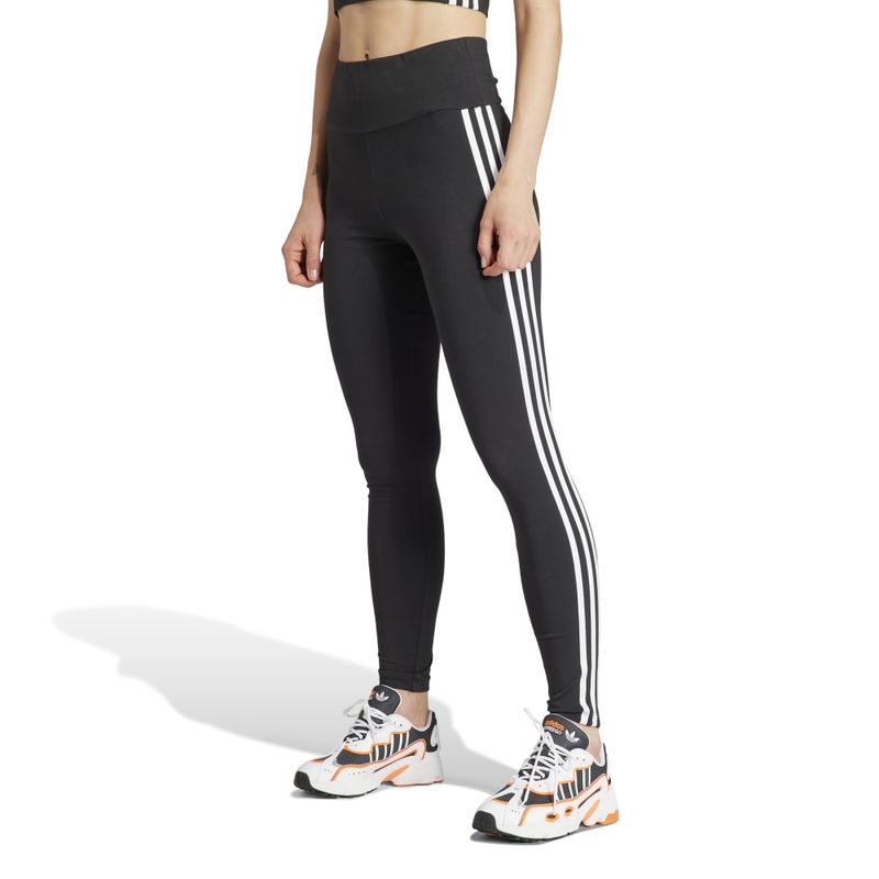 IP2968_3_APPAREL_On Model_Standard View_white.jpg