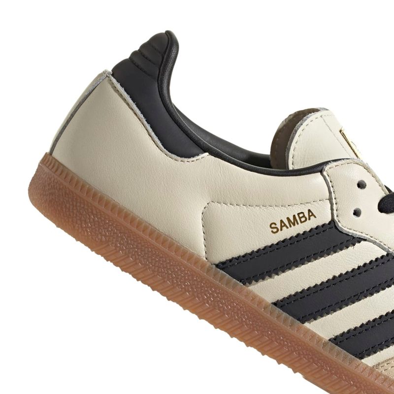 ID0478_9_FOOTWEAR_Photography_Detail View 2_white.jpg