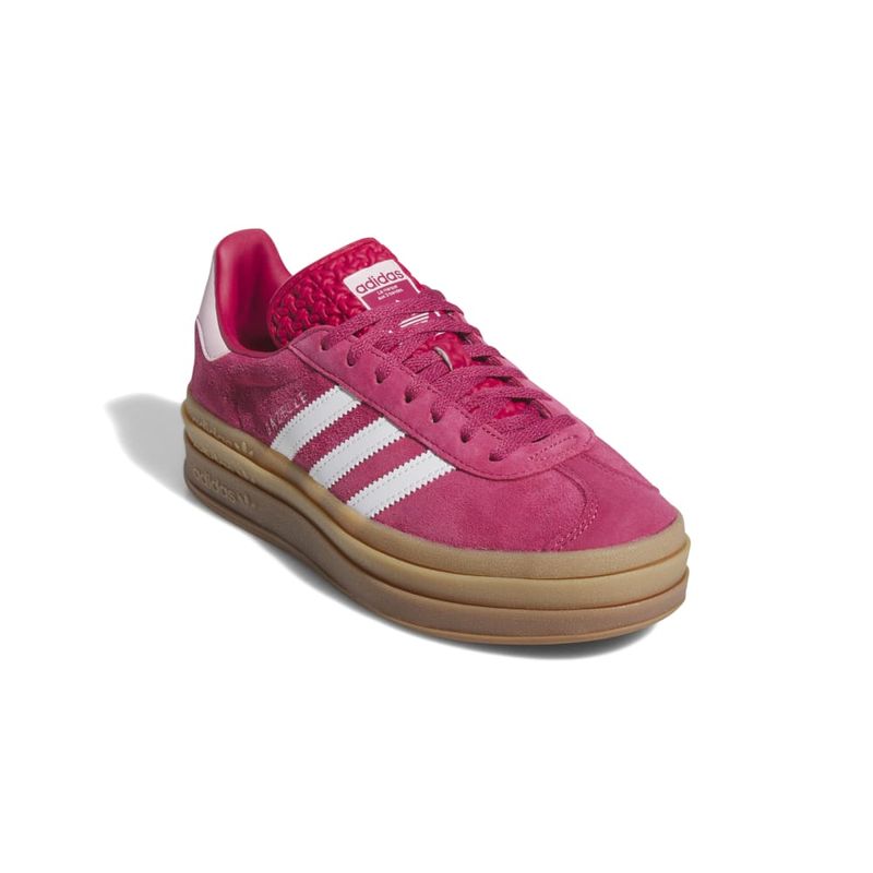 ID6997_6_FOOTWEAR_Photography_Front Lateral Top View_white.jpg