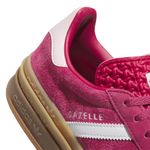 ID6997_8_FOOTWEAR_Photography_Detail View 1_white.jpg