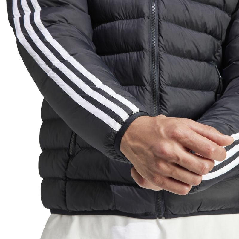 IL2563_8_APPAREL_On Model_Detail View 2_white.jpg