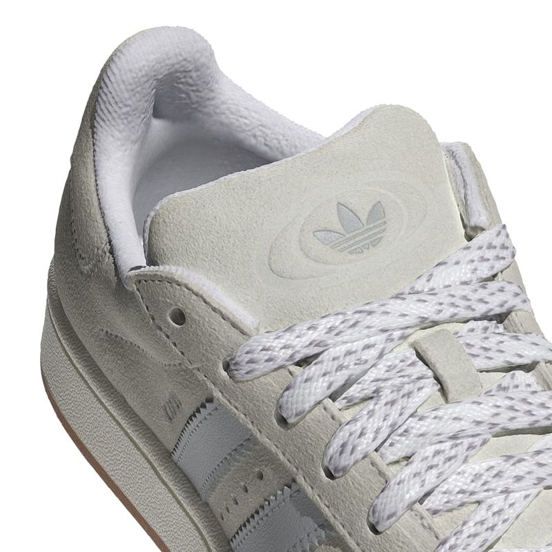 IF9617_9_FOOTWEAR_Photography_Detail View 2_white.jpg