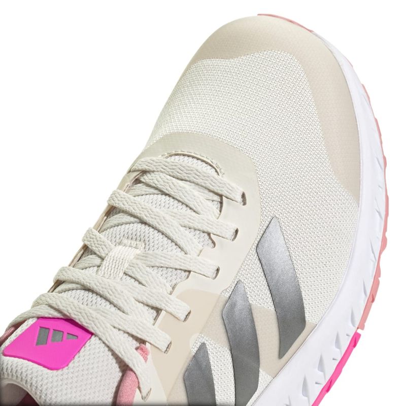 ID8661_8_FOOTWEAR_Photography_Detail View 1_white.jpg