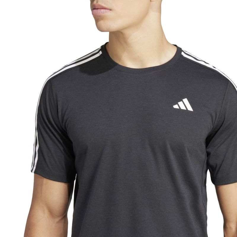 IQ3834_7_APPAREL_On Model_Detail View 1_white.jpg