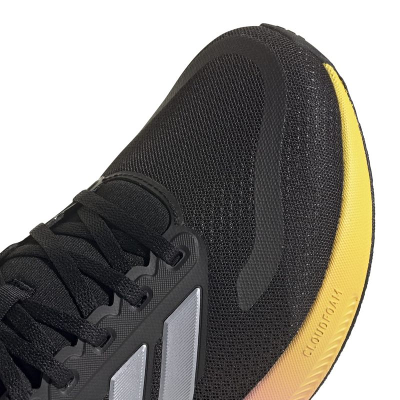 IE0526_9_FOOTWEAR_Photography_Detail View 2_white.jpg