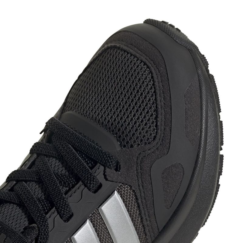IH1073_9_FOOTWEAR_Photography_Detail-View-2_white