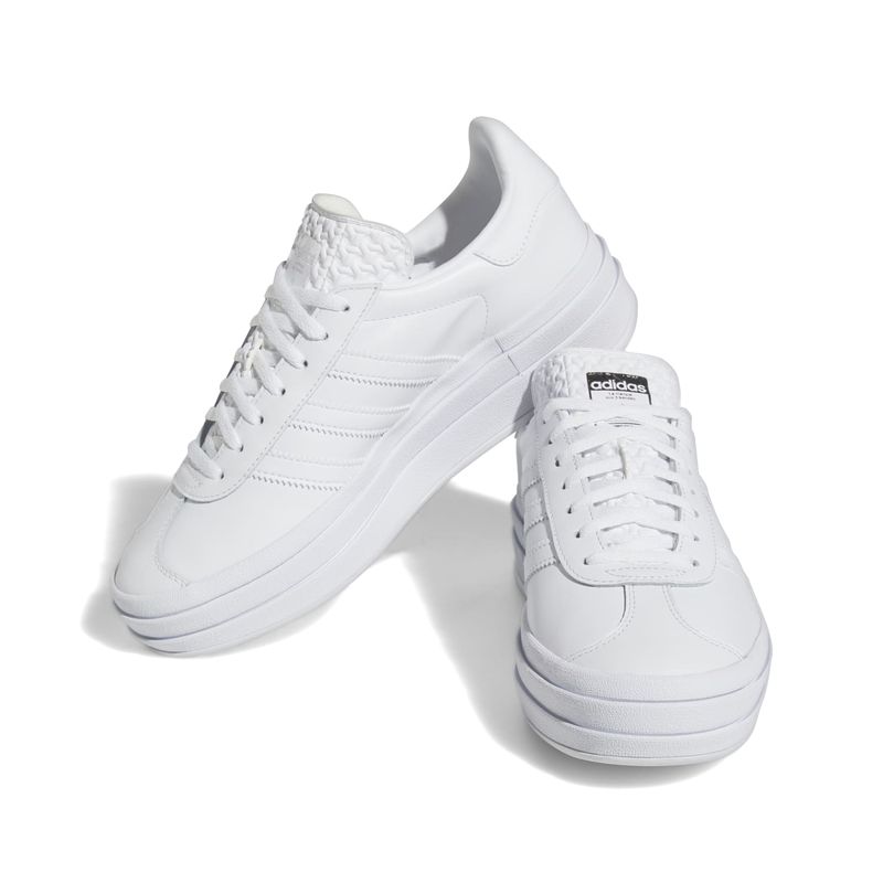 IE5130_6_FOOTWEAR_Photography_Front Lateral Top View_white