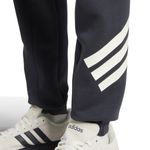 JI5724_6_APPAREL_On Model_Detail View 2_white