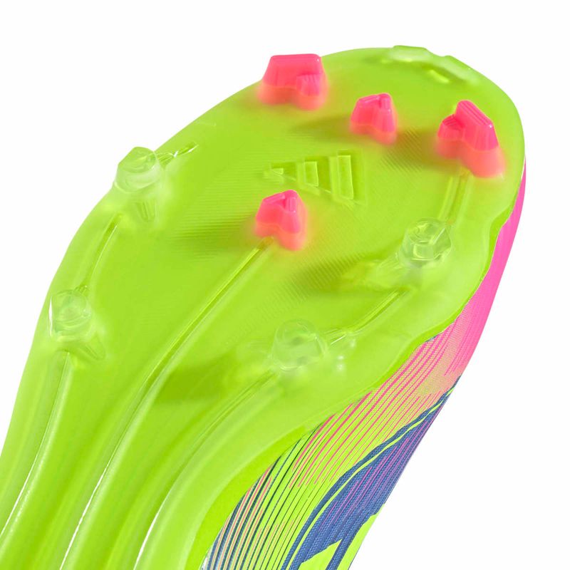 IE1290_7_FOOTWEAR_Photography_Detail View 1_white