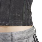 IW5570_8_APPAREL_On-Model_Detail-View-2_white