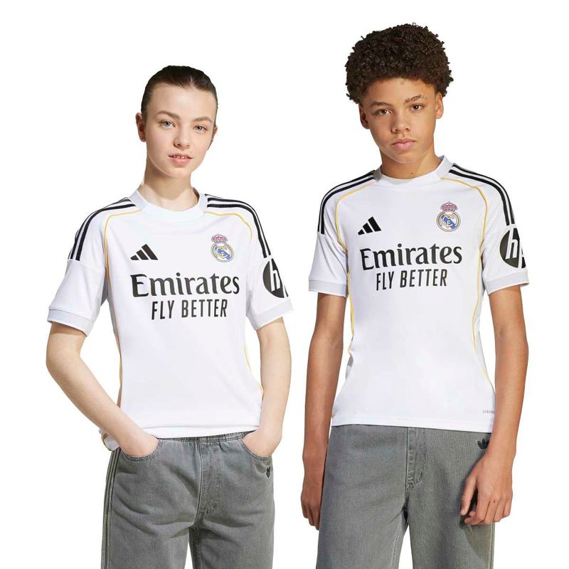 JN8887_9_APPAREL_On Model_Standard Unisex Pair Shot_white